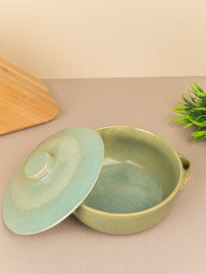 Gooseberry All purpose Bowl with lid and handle.